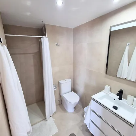 Barbados And Pool Apartment *